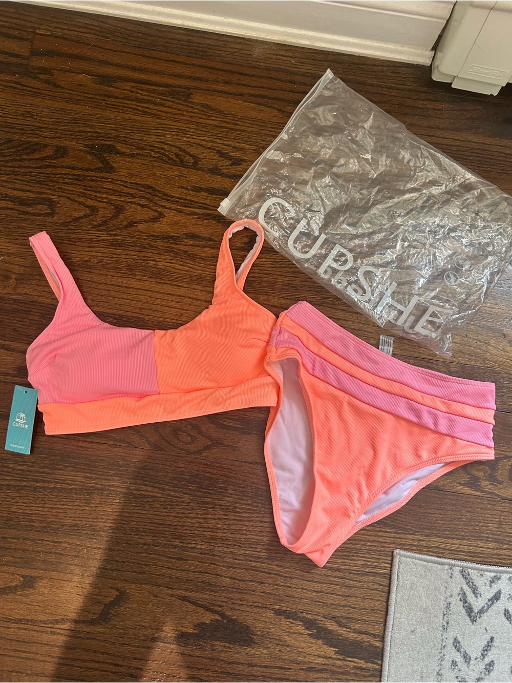 CUPSHE NWT Two-Tone Pink & Coral Bikini Set (size small)